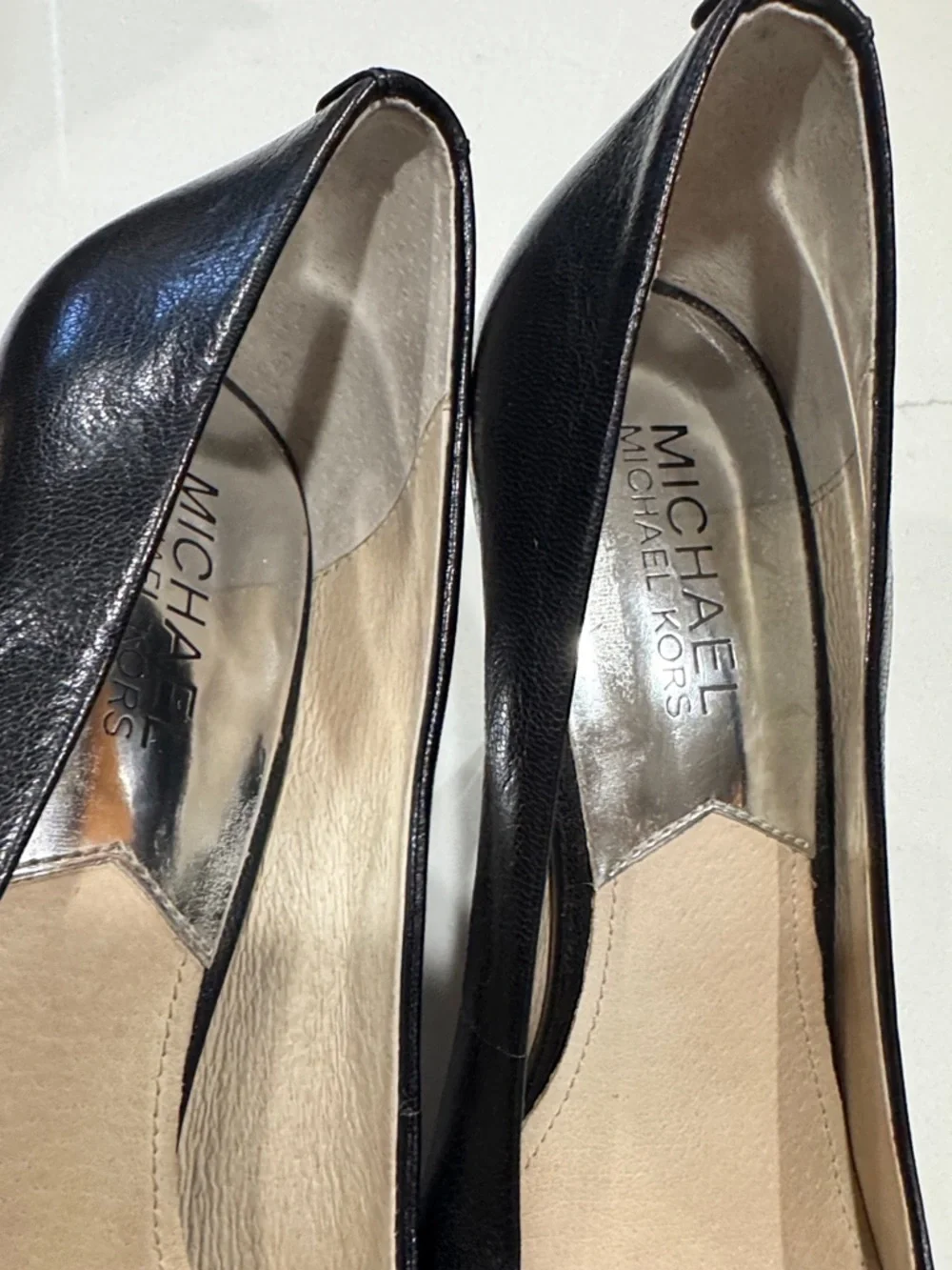 Michael Kors Black Leather Pointed Toe Stiletto Pumps - Picture 8 of 9